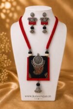 Crimson Noir Paisley Square Set