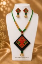 Noir Emerald Folk Diamond Set