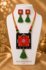Noir Vermilion Floral Tassel Set