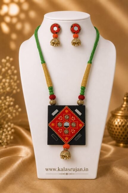 Noir Vermilion Mirror Diamond Set