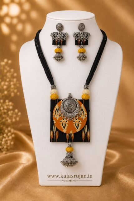 Saffron Noir Sun Disc Set