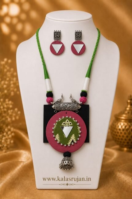 Gulabi Trikon Jhumka Necklace Set