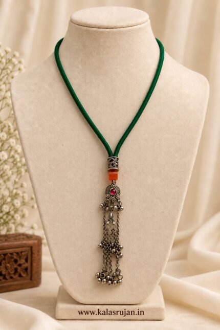 Boho Emerald Green Necklace